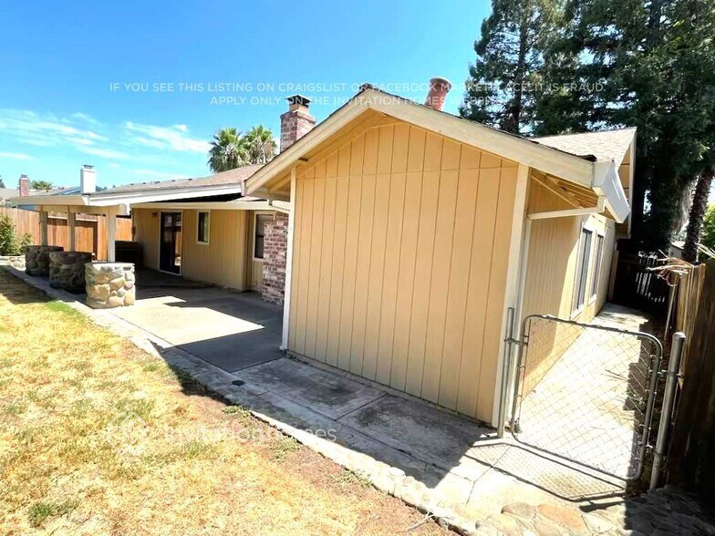 Building Photo - 1025 Old Mill Cir