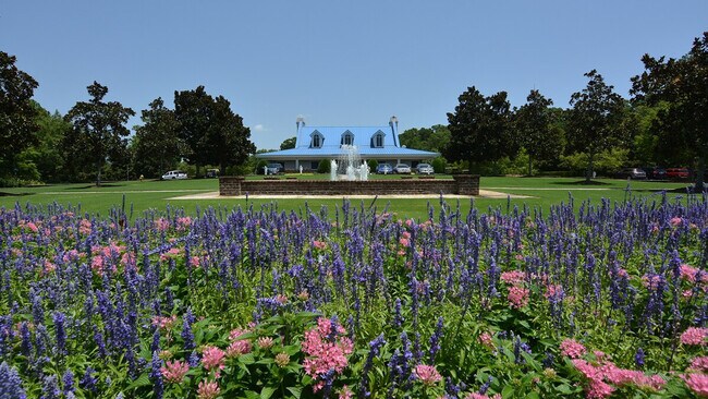 Building Photo - 549 Blue Stem Dr