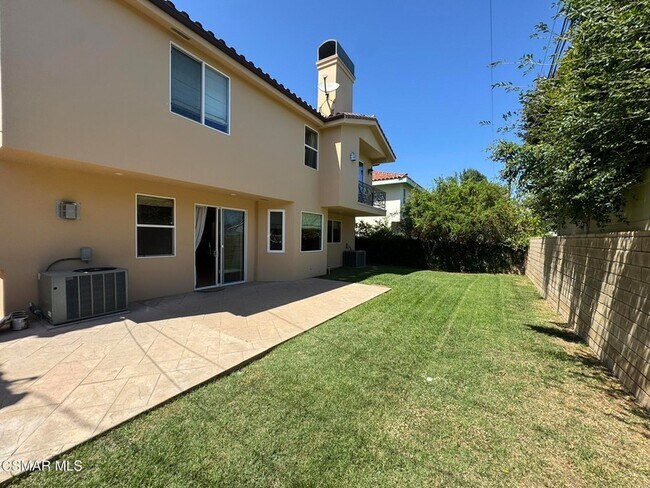 Building Photo - 4960 Chimineas Ave