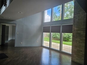 Building Photo - 2918 Manila Ln