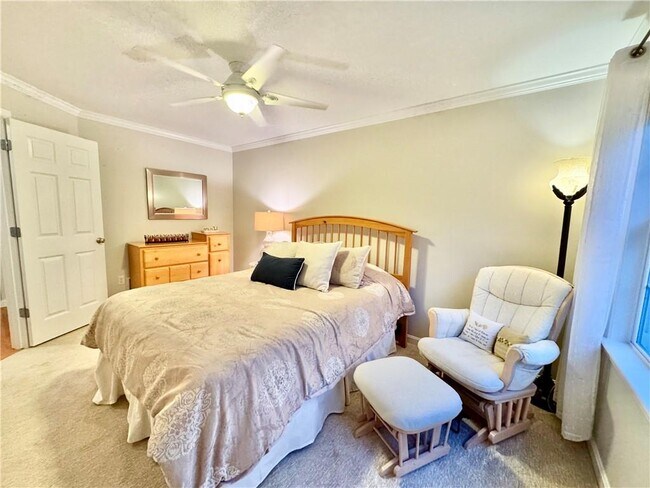 Building Photo - 34 Marian Ave