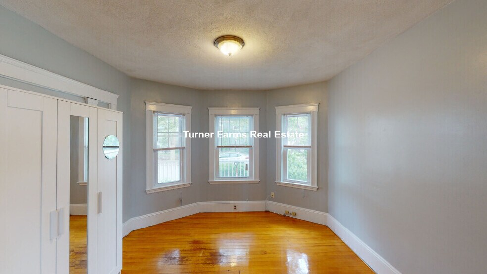 Building Photo - 117 Hillsdale Rd