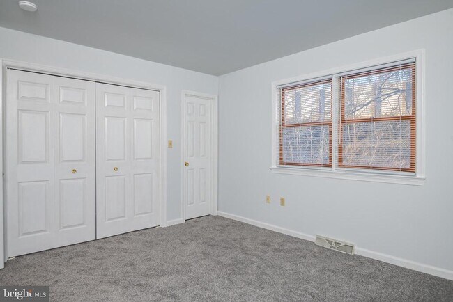 Building Photo - 1957 Lincoln Ave