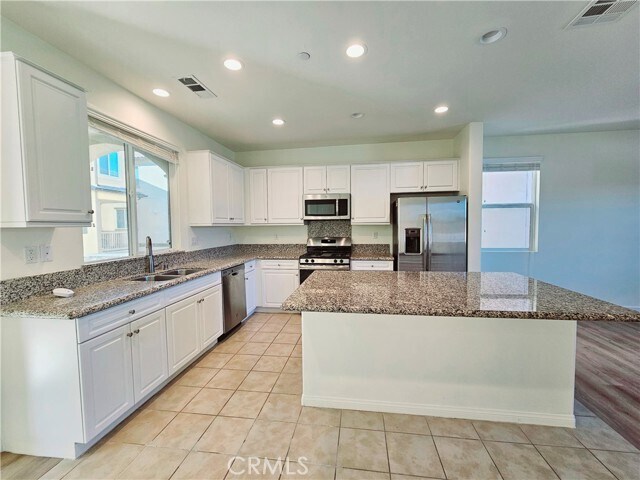 Building Photo - 2892 Cedar Ln