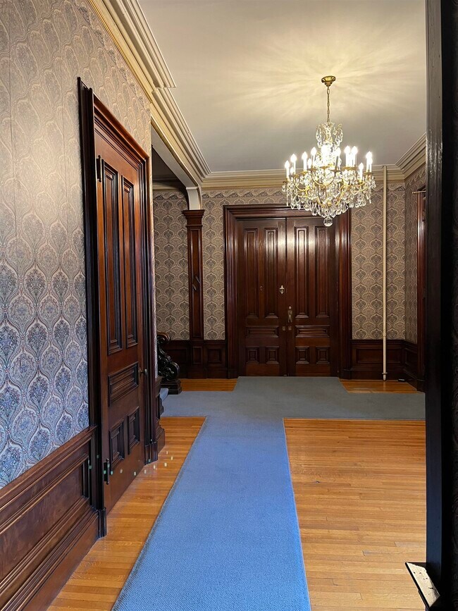 Building Photo - 241 Middle Street