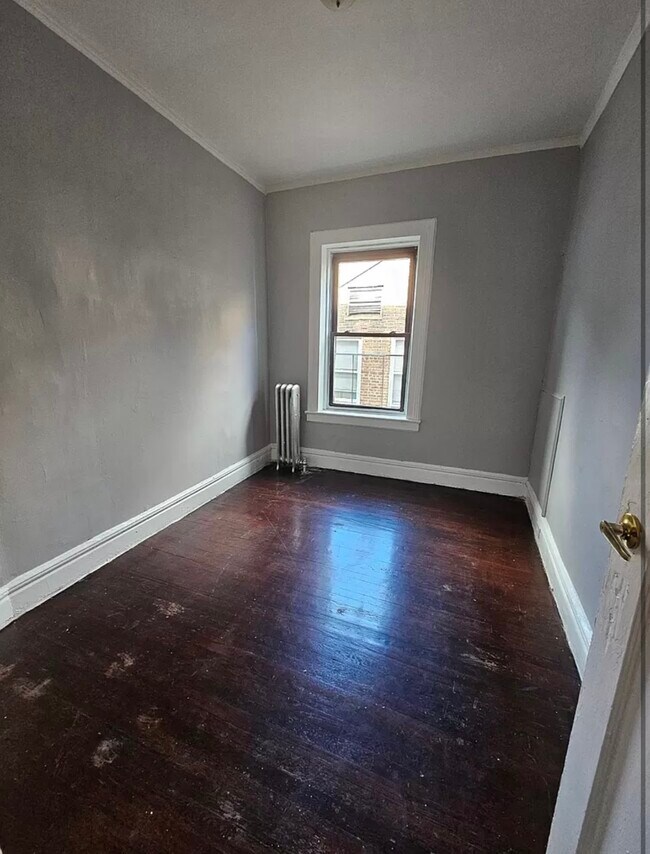 449 Mt Prospect 45 - 439 Mount Prospect Ave