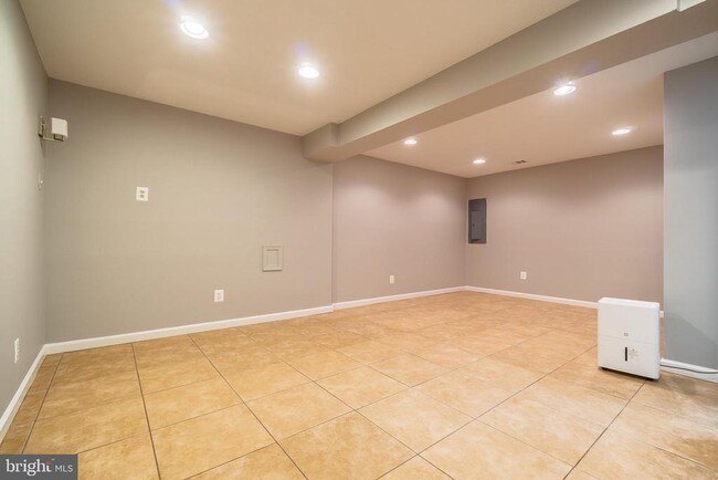 Building Photo - 6028 Forrest Hollow Ln