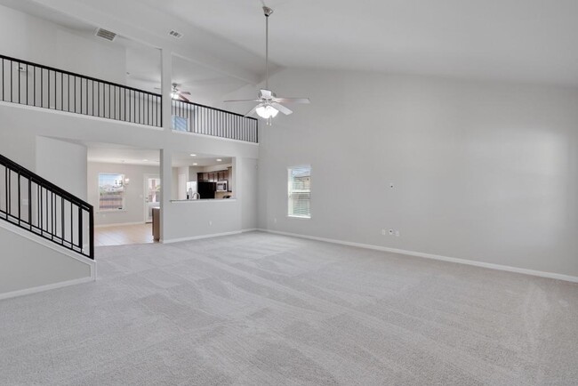 Building Photo - 533 Goddard