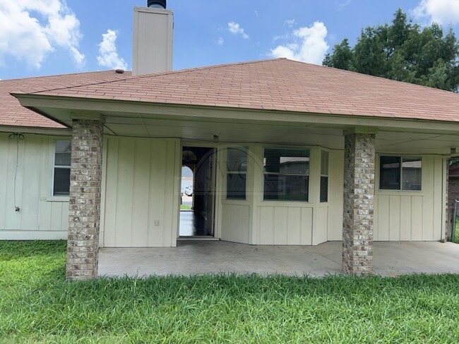 Building Photo - 4203 Bluestem Ln