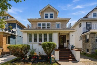 Building Photo - 41 Crestwood Ave