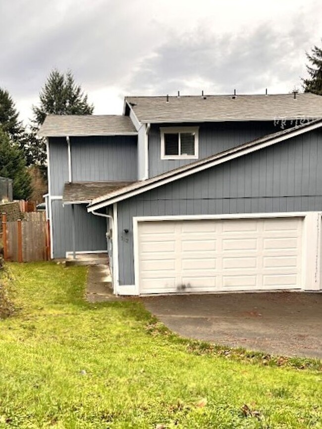 Primary Photo - 3 Bedroom Duplex – 112 126th St E, Tacoma,...