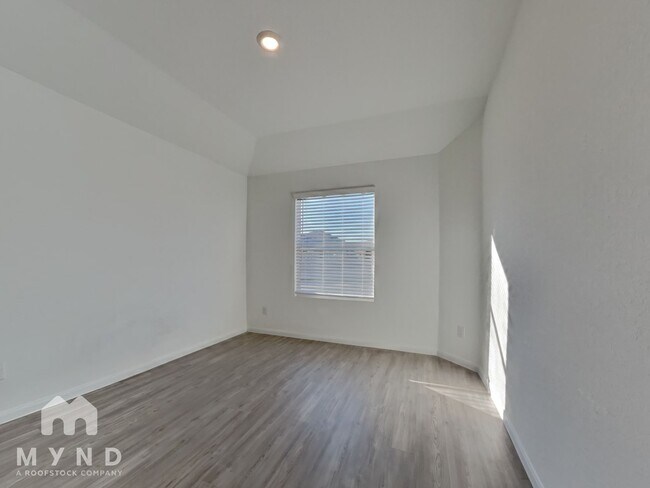 Building Photo - 5908 Geronimo Wy