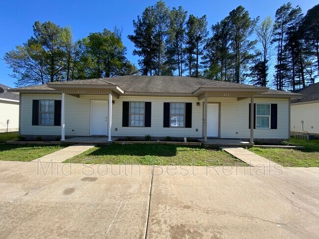 Primary Photo - 304 Clint Rd