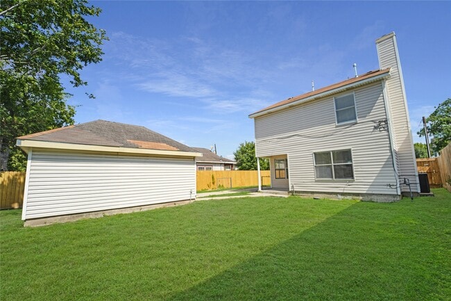 Building Photo - 1413 Featherstone St