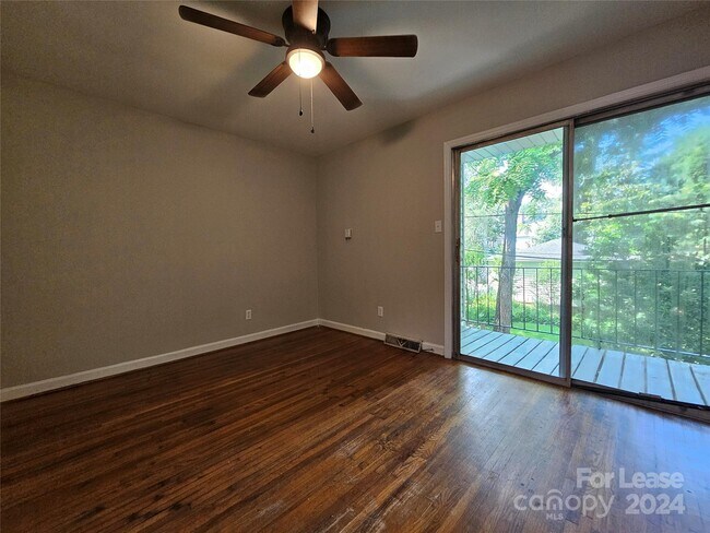 Building Photo - 407 S Chester St