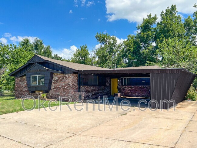 Primary Photo - 2400 SW 63rd St