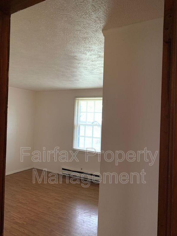 Building Photo - 410 Cody St