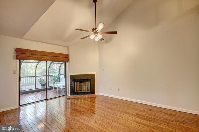 Building Photo - 133 N Park Dr