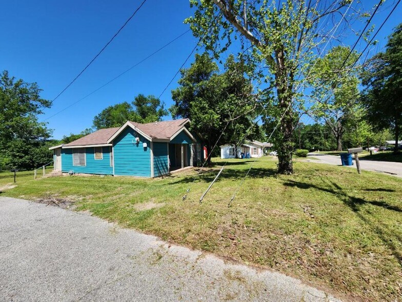 901 N Hamlett Sy, Athens - 901 N Hamlett St