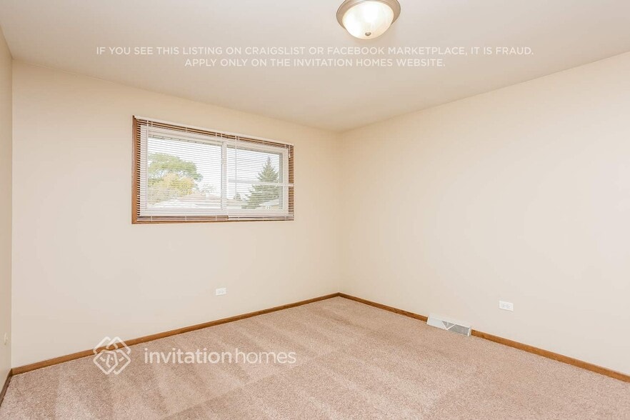 Building Photo - 8308 S 77th Ct