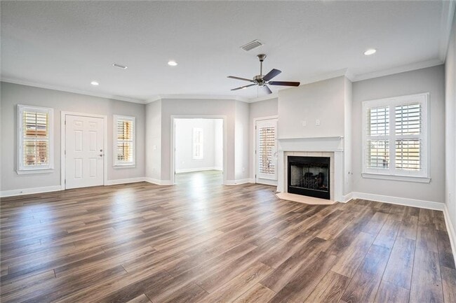 Building Photo - 1203 Holmes Ave