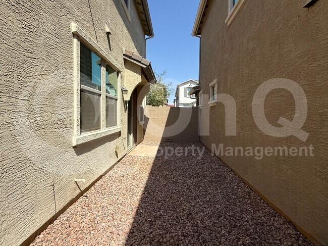 Building Photo - 1647 S 83rd Pl