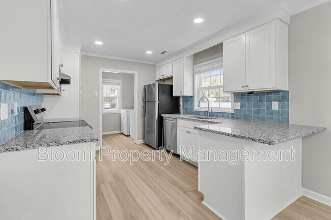 Building Photo - 974 Governors Rd