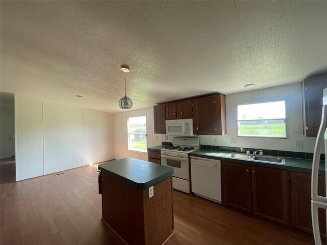 Building Photo - 711 FM 360 Rd