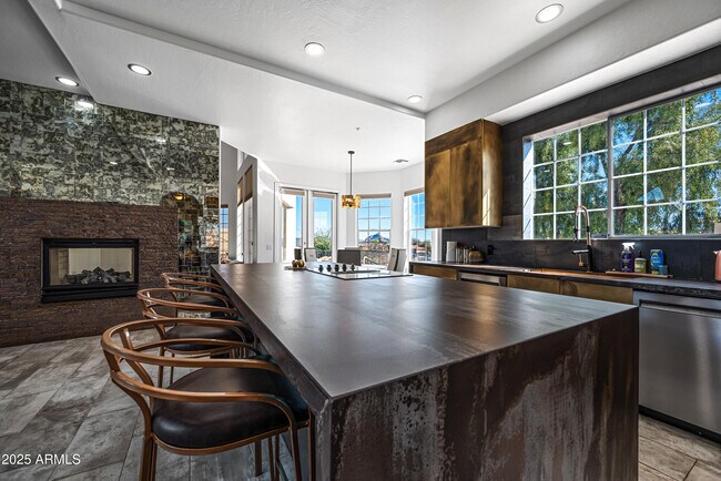 Building Photo - 15831 E Thistle Dr