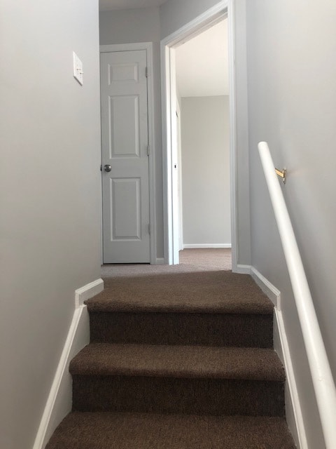 Building Photo - 3 Bedroom 2.5 bath w/1 car garage - Country Estates