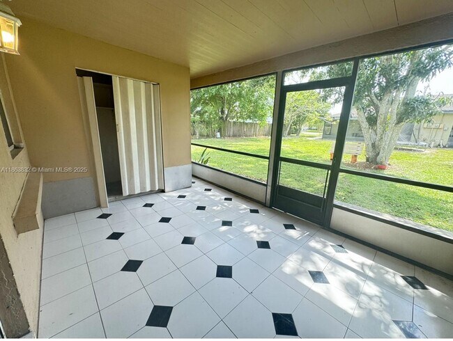 Building Photo - 1327 Riverside Cir