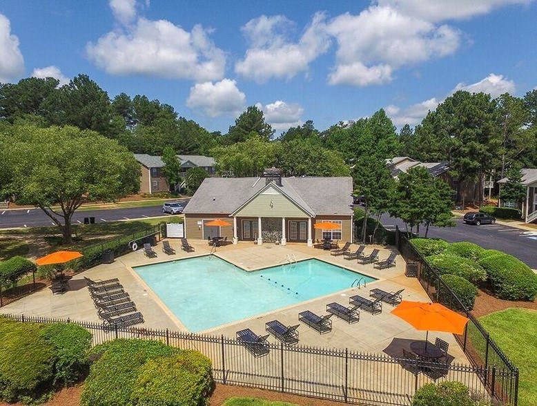 Primary Photo - Brooks Crossing Apartments