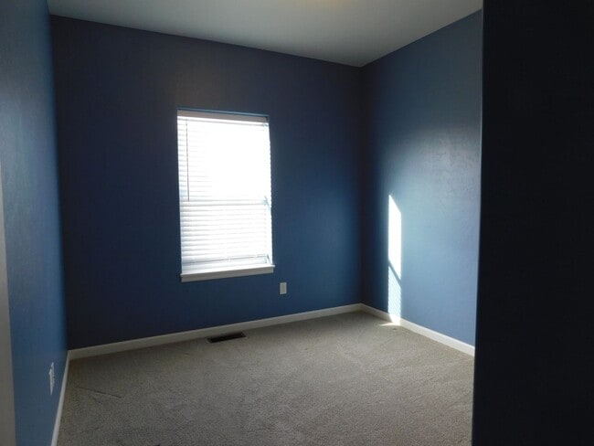 Building Photo - Modern Energy Star Condo