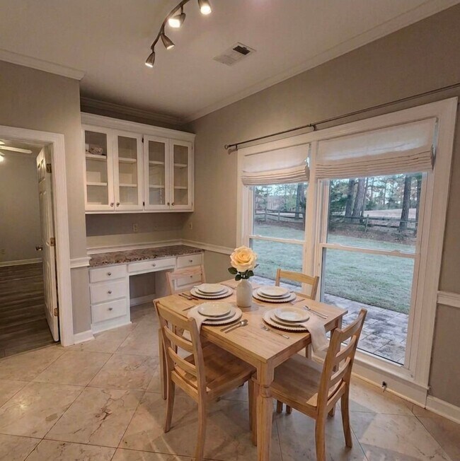 Building Photo - Maple Ridge Golf Community 4 Bedrooms 3 Bath