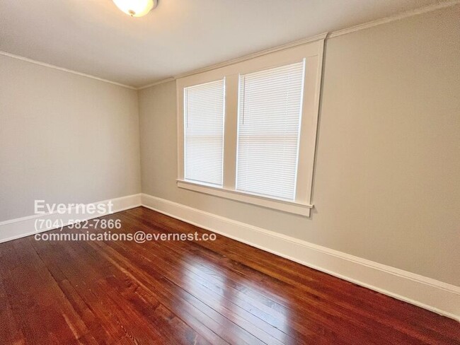 Building Photo - 203 S Elm St