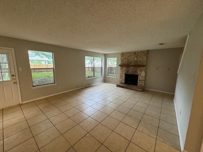 Building Photo - 4204 Everest Ln