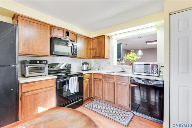Building Photo - 7720 Pomeroy Ct