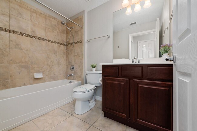 Building Photo - Deluxe Villa Lake view all Tile. 3 Bedrooms+2 Baths