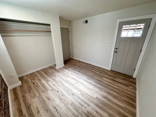 Building Photo - Luxurious 1 Bed 1 Bath Home: Your Oasis Aw...