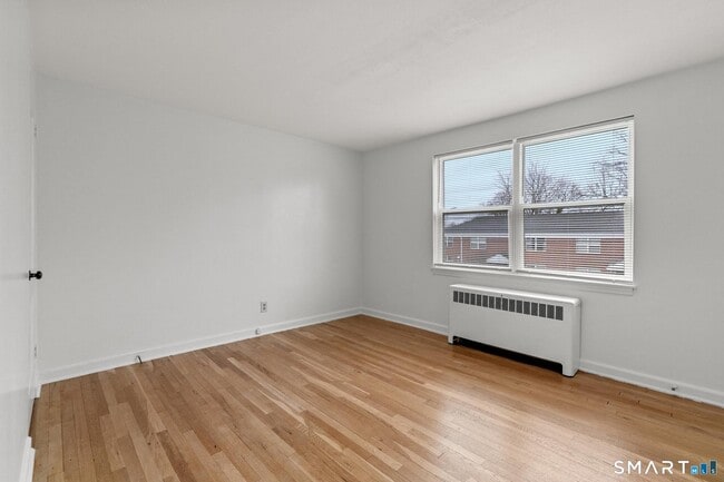 Building Photo - 52 Arnold Way