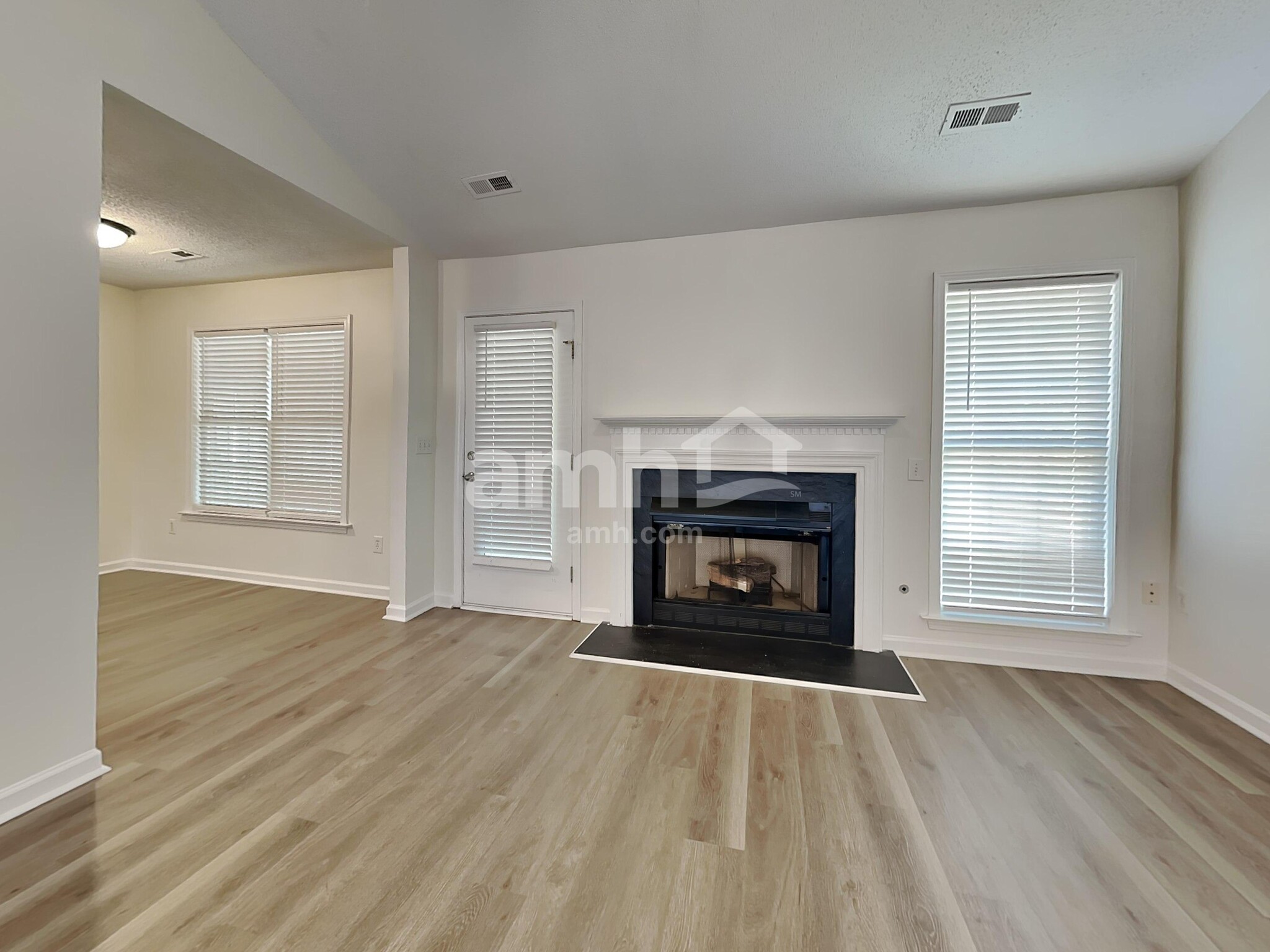 Building Photo - 5 Boysenberry Dr