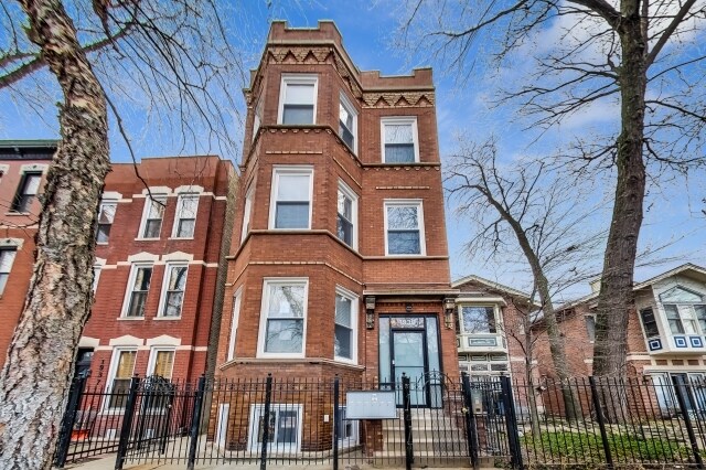 Primary Photo - 1939 W Potomac Ave