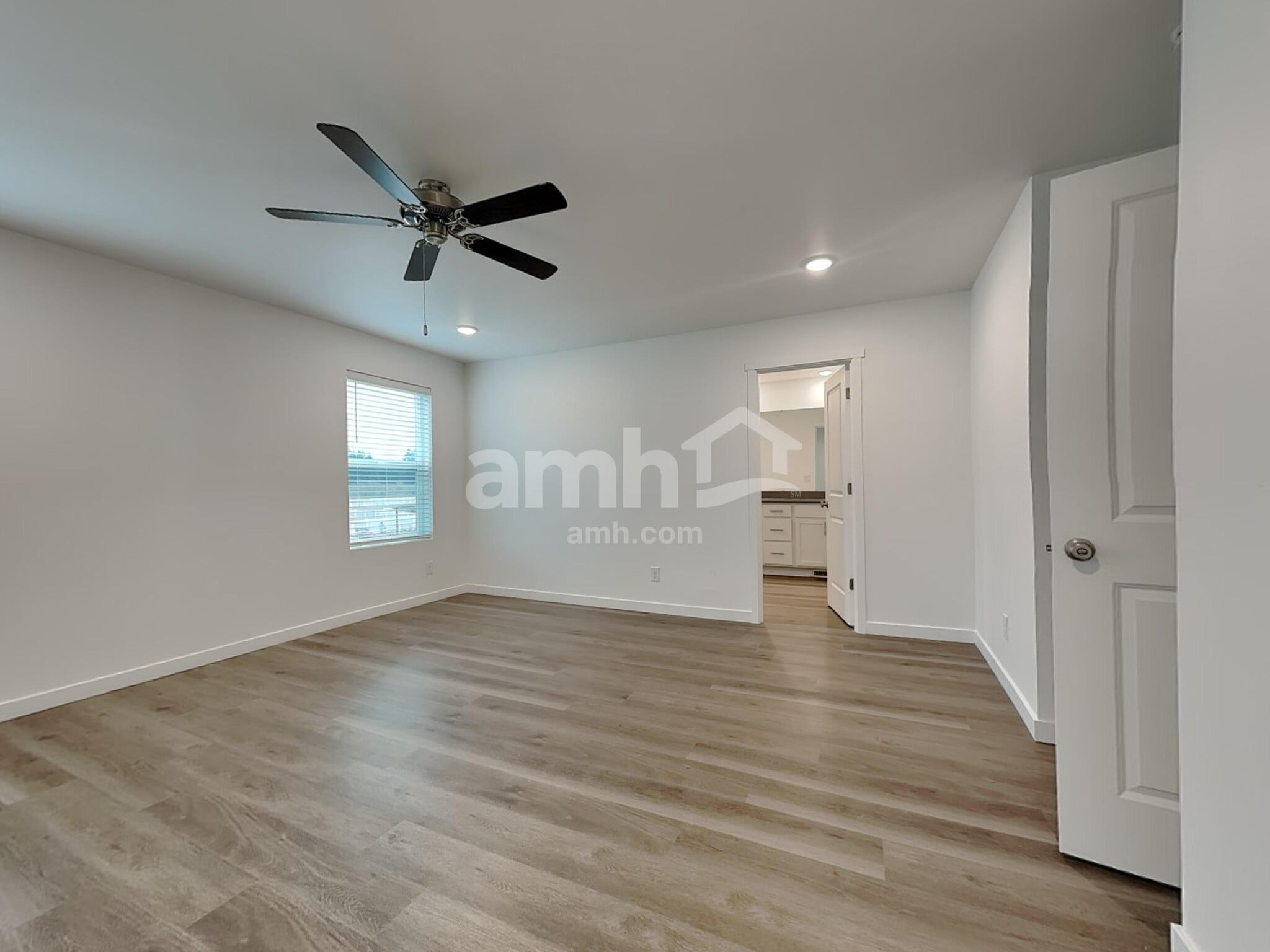 Building Photo - 5012 Washington St SE