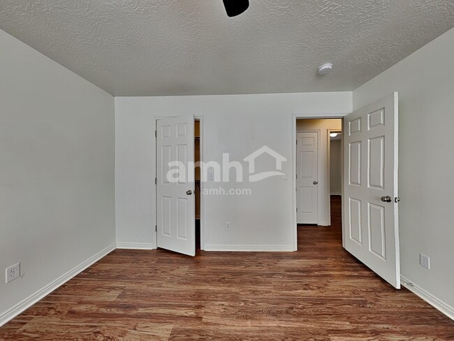 Building Photo - 468 E 1480 N