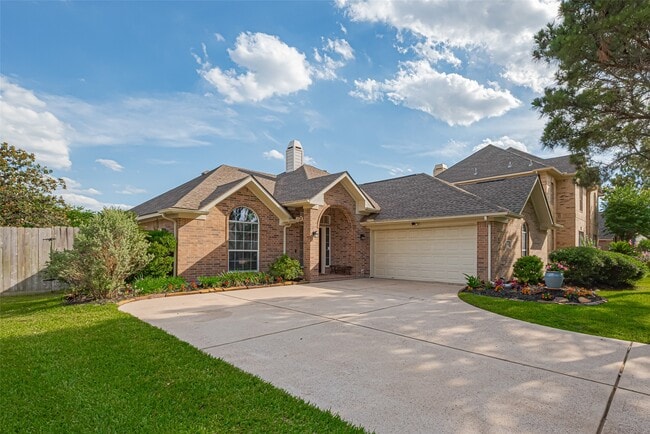 Building Photo - 2347 Golden Shores Ln