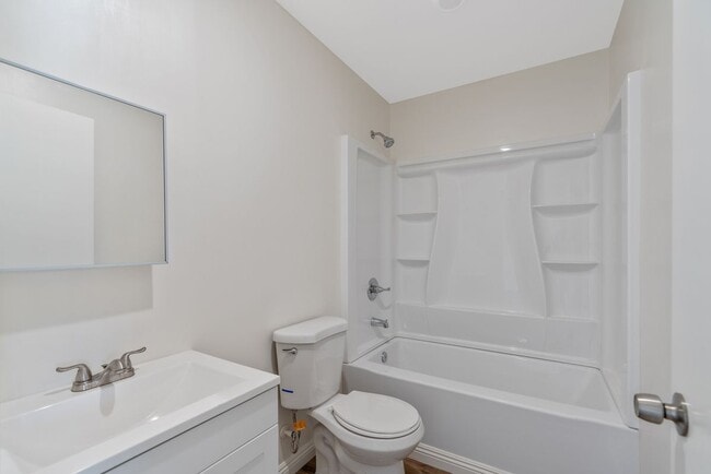 Building Photo - 945 N Ditman Ave