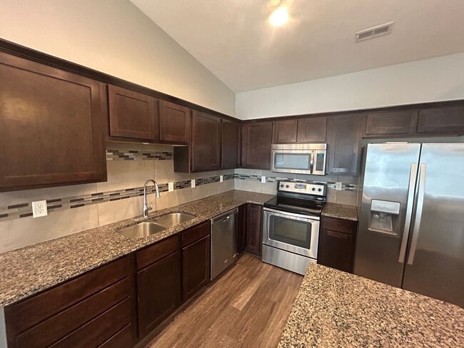 Building Photo - 5974 Pinnacle Pl