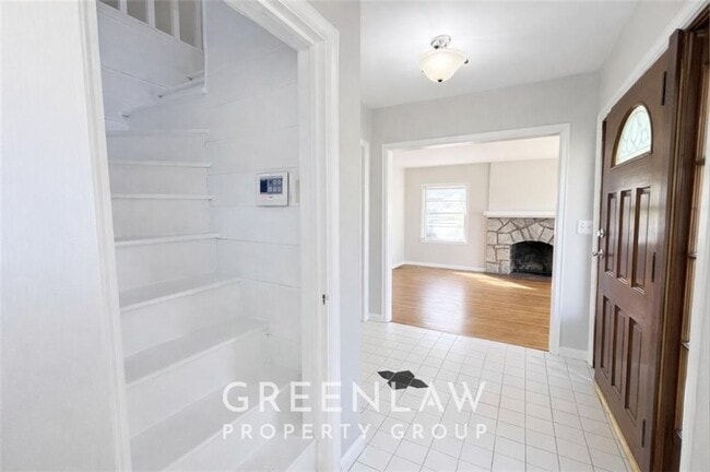 Building Photo - 1944 Lyle Ave