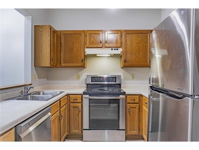 Building Photo - 17494 Pond Cir