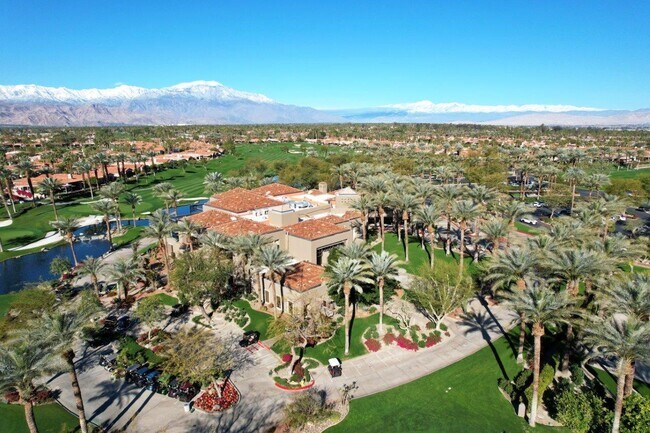 Building Photo - 502 Desert Holly Dr